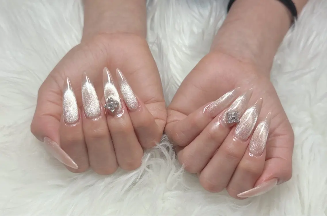 ネイル オーロラネイル チークネイル フットネイル フレンチネイル ジェルネイル ハンドネイル Havi Nailsのネイルデザイン