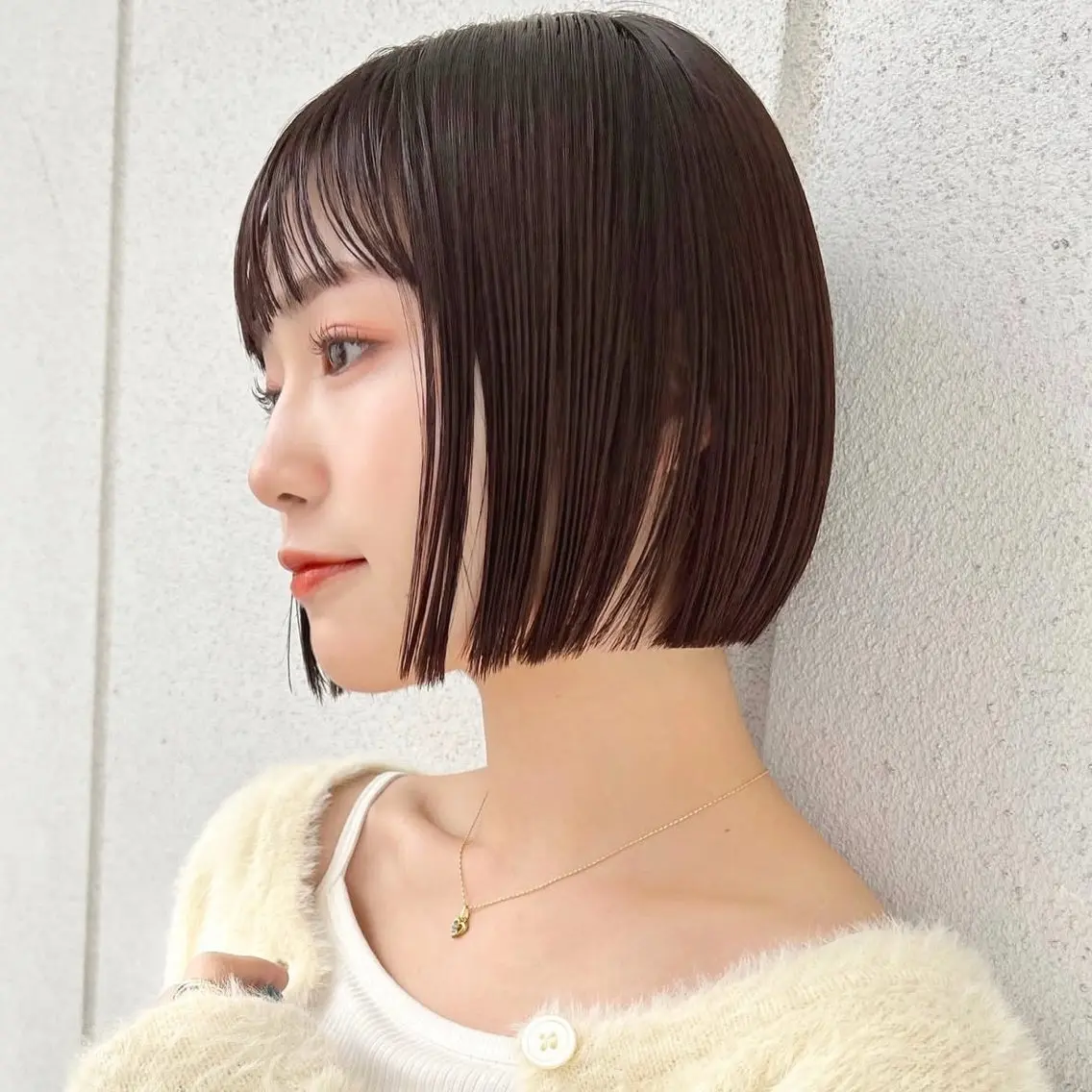 ミディアム カット 縮毛矯正 saki🌱ストン ボブ/透明感カラーのヘアスタイル