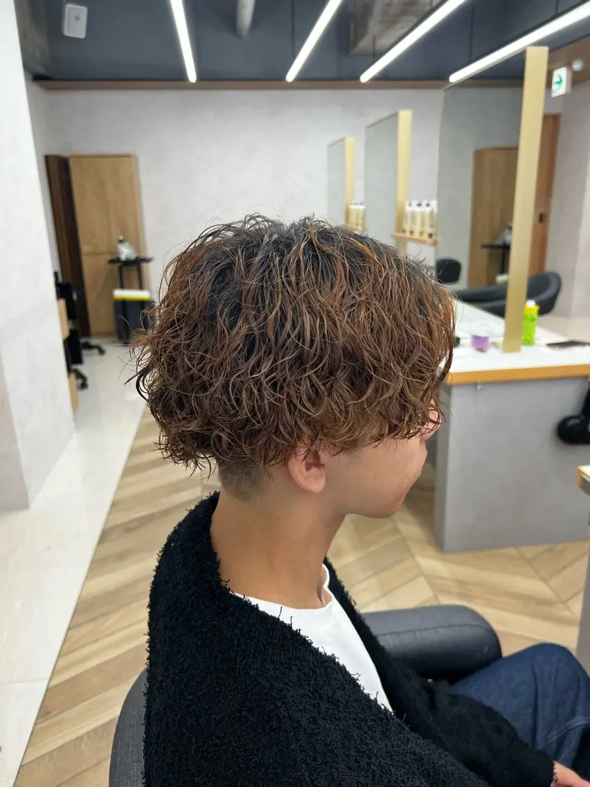 ミディアム パーマ メンズ ミディアムパーマ メンズパーマ ツイストスパイラルパーマ スパイラルパーマ カット パーマ トリートメント ヘアセット 🏅メンズ特化 ヤマクラ　タイキのヘアスタイル