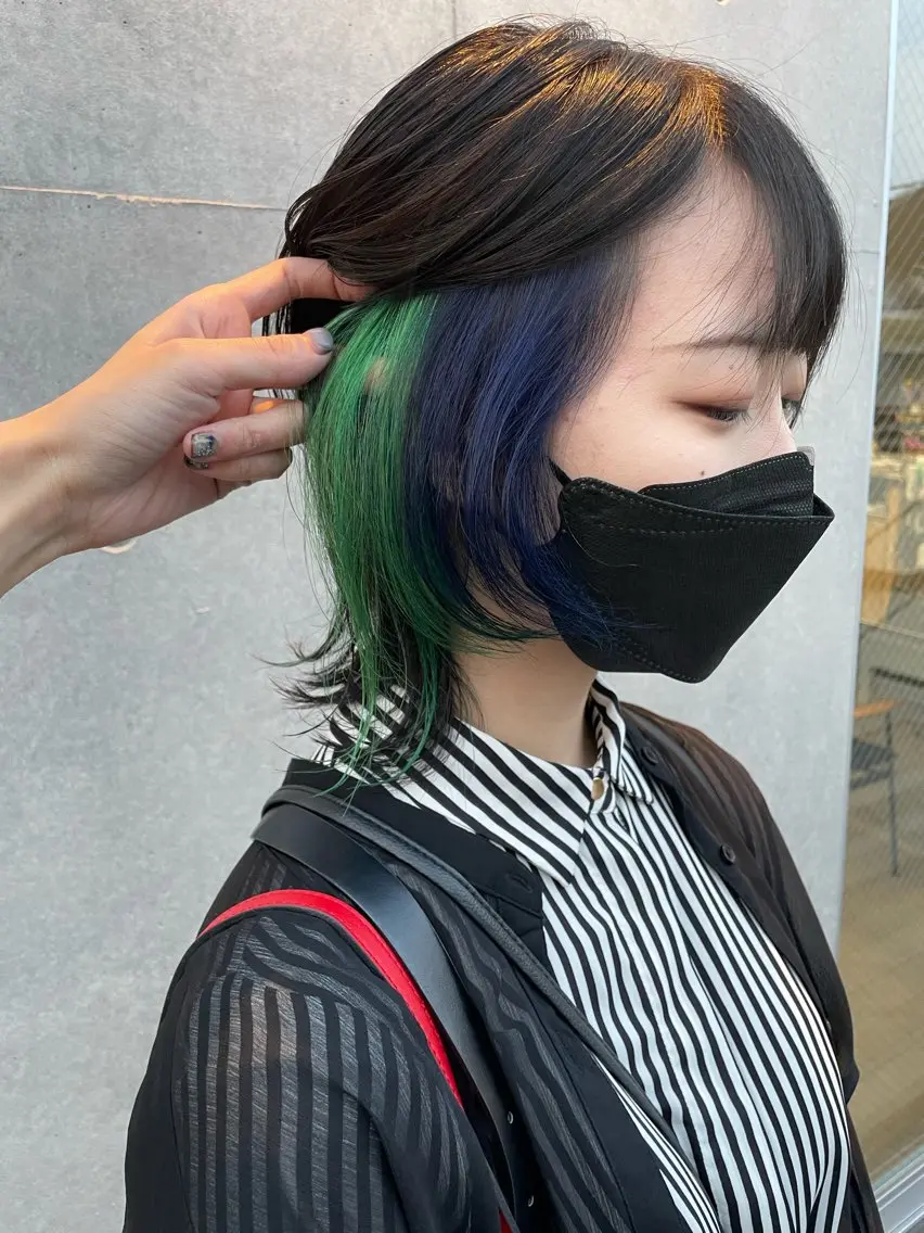 ミディアム カラー インナーカラー 推し ブリーチ 髪質改善のヘアスタイル