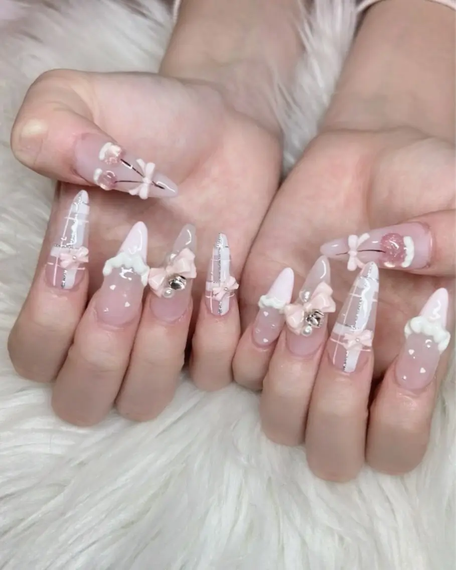 ネイル ジェルネイル グラデーション キラキラネイル 韓国ネイル ラメ(グリッター) ハンドネイル kana nailのネイルデザイン
