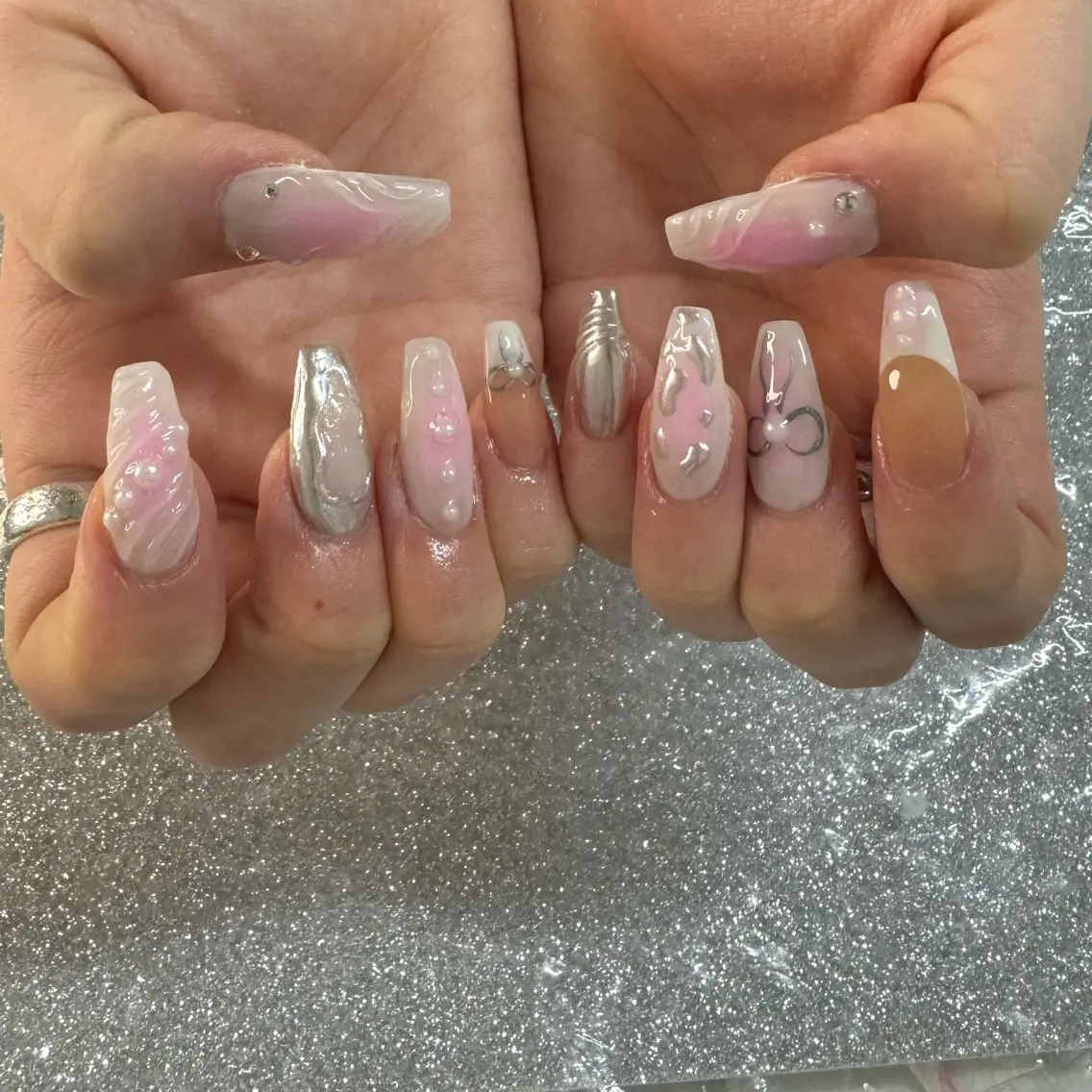 ネイル ハンドネイル VIERU 🌈🎀💖のネイルデザイン