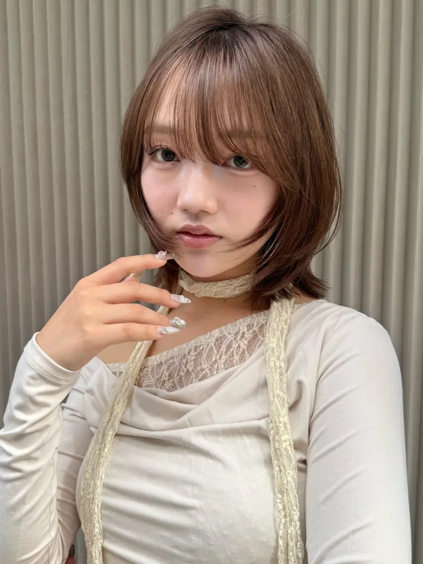 ショート 切りっぱなしボブ ボブレイヤー ボブ くびれヘア 顔まわりレイヤー カット ヘアカラー トリートメント SAKURA omotesandoのヘアスタイル