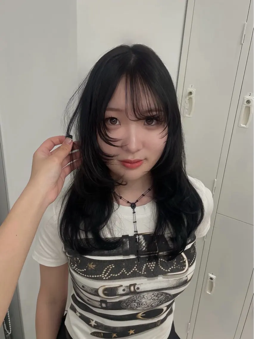 セミロング SLASHスラッシュ 小川花鈴のヘアスタイル