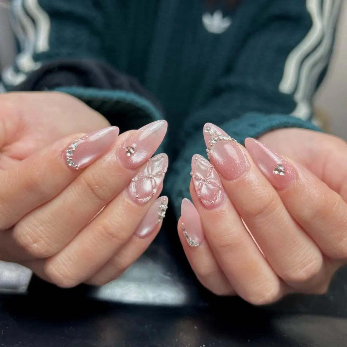 ネイル グラデーション ラメ(グリッター) マグネットネイル ミラーネイル ニュアンスネイル ハンドネイル Lumi de nailsのネイルデザイン