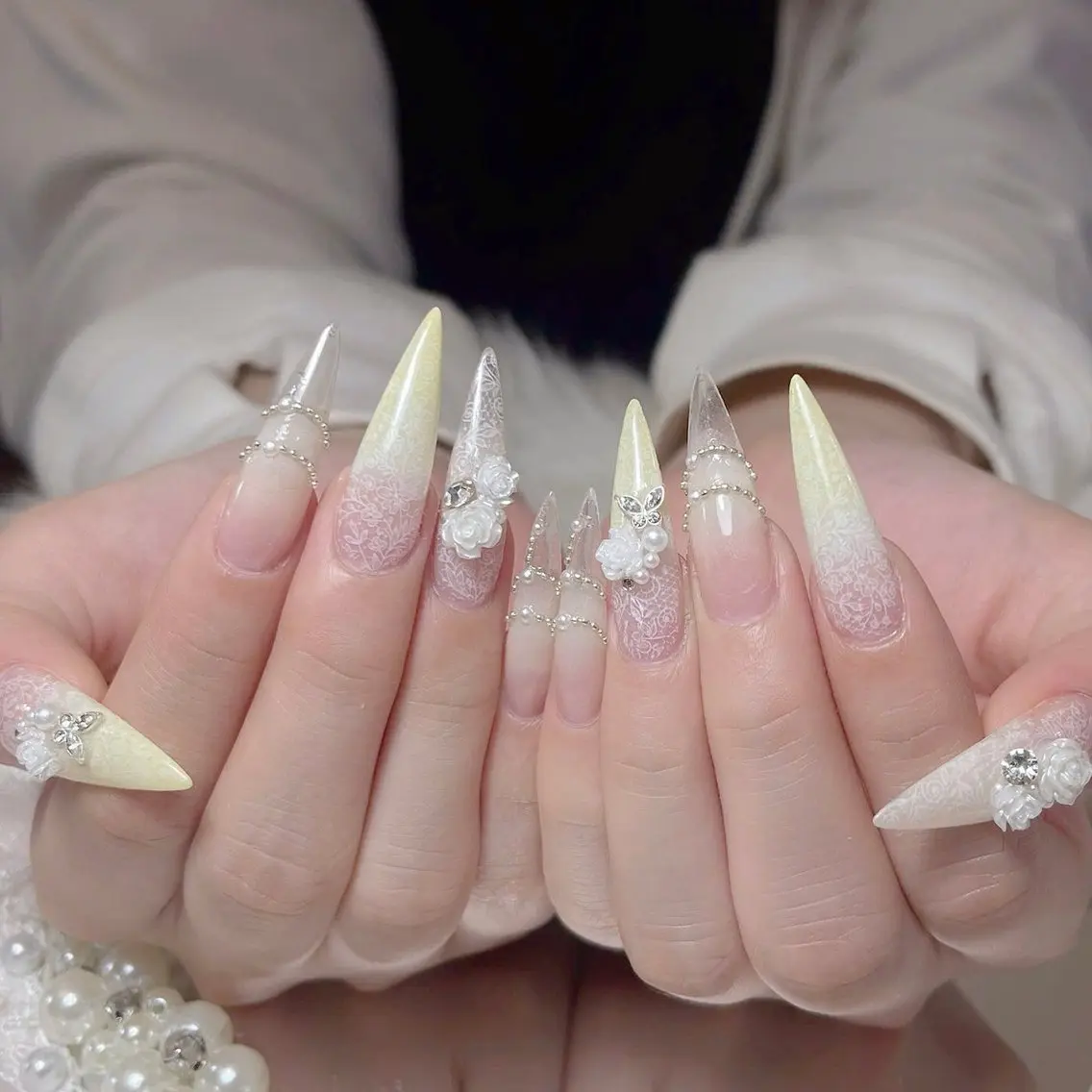 ネイル オーロラネイル 長さ出し フラッシュネイル フレンチネイル ジェルネイル ハンドネイル ハンドケア CiCi NailSalonのネイルデザイン