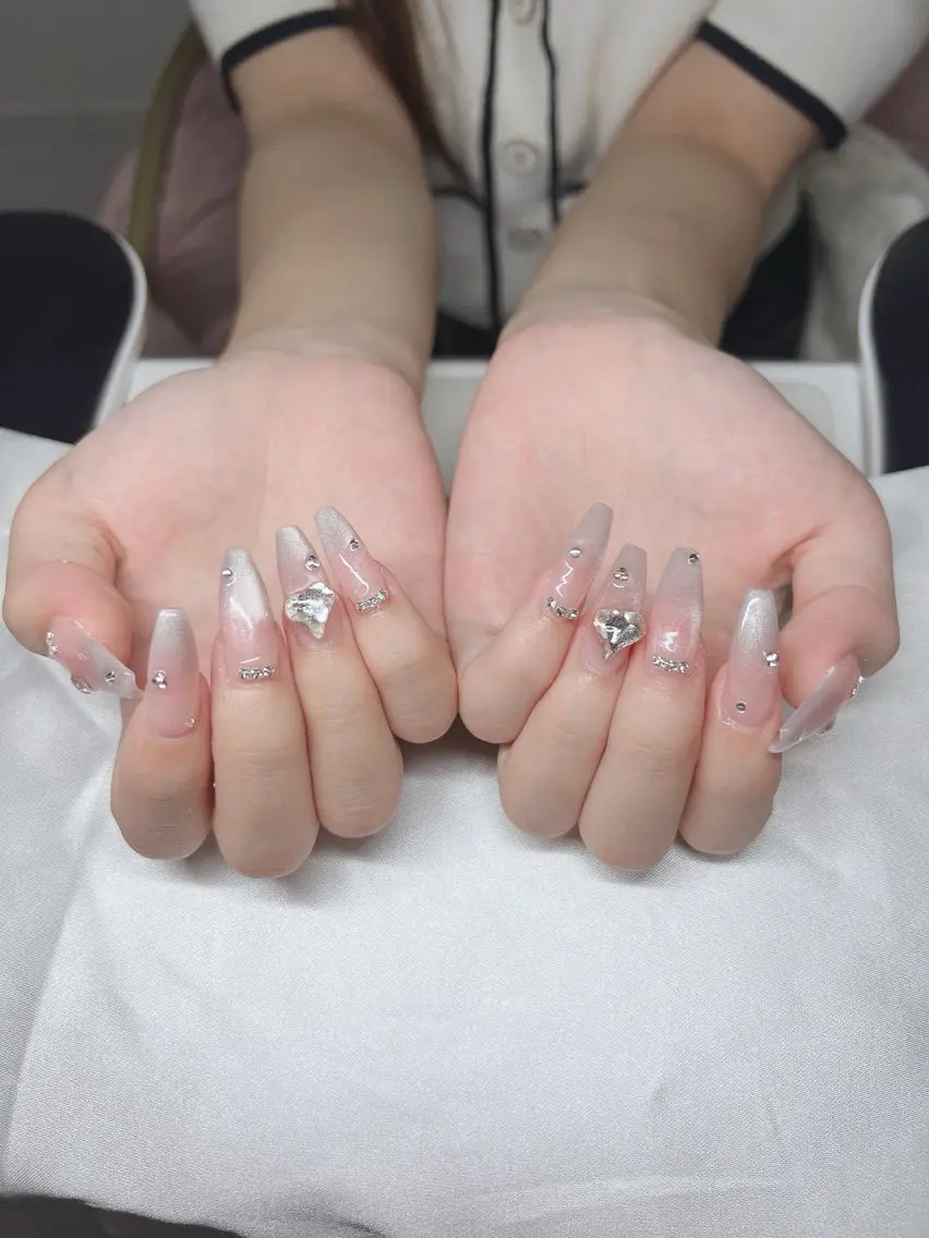ネイル 長さ出し グラデーション キラキラネイル マグネットネイル ニュアンスネイル ハンドネイル Lee Nails チップ長さだし専門店のネイルデザイン