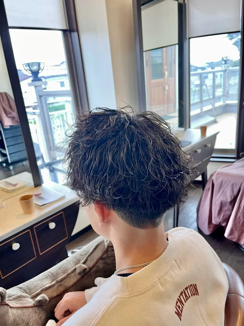 ショート パーマ メンズ カット パーマ トリートメント ヘアセット メンズカットパーマ /FIKAスズキのヘアスタイル