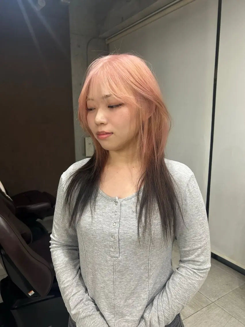ロング ヘアカラー Hiyo 外国人風くせ毛パーマのヘアスタイル
