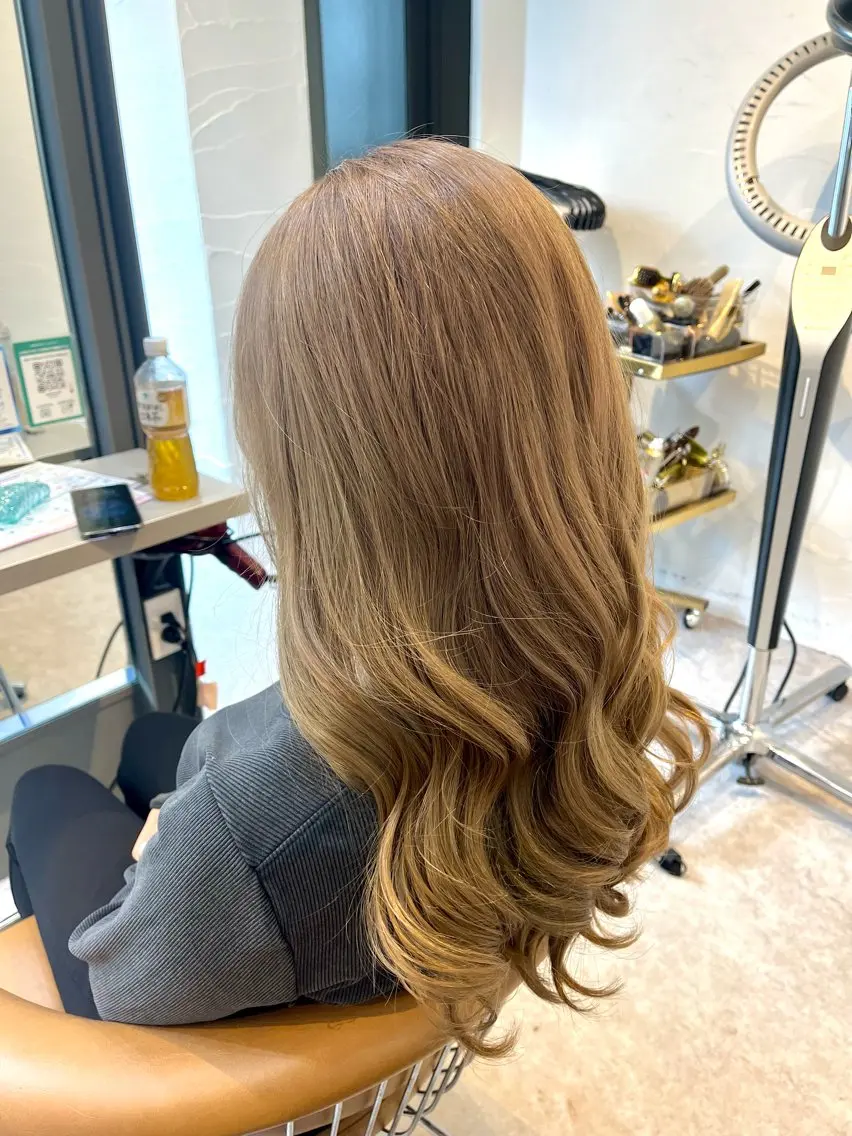 ロング カラー カット ヘアカラー トリートメント うしだ かおるのヘアスタイル