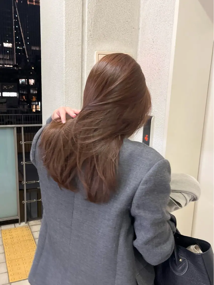 ロング カラー ベージュカラー ブリーチ 透明感カラー ダブルカラー ブリーチなしカラー カット ヘアカラー トリートメント ナツミ/透明感カラー /酸性縮毛矯正のヘアスタイル