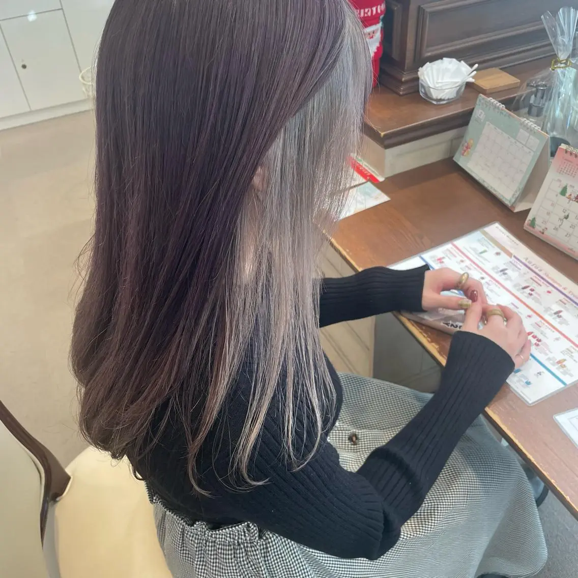 ロング カラー グレージュ ラベンダーカラー ラベンダーグレージュ ラベンダーグレー ヘアカラー トリートメント 🍪ﾖｼｲﾊﾙﾈ🍪 ﾗﾍﾞﾝﾀﾞｰｶﾗｰのヘアスタイル