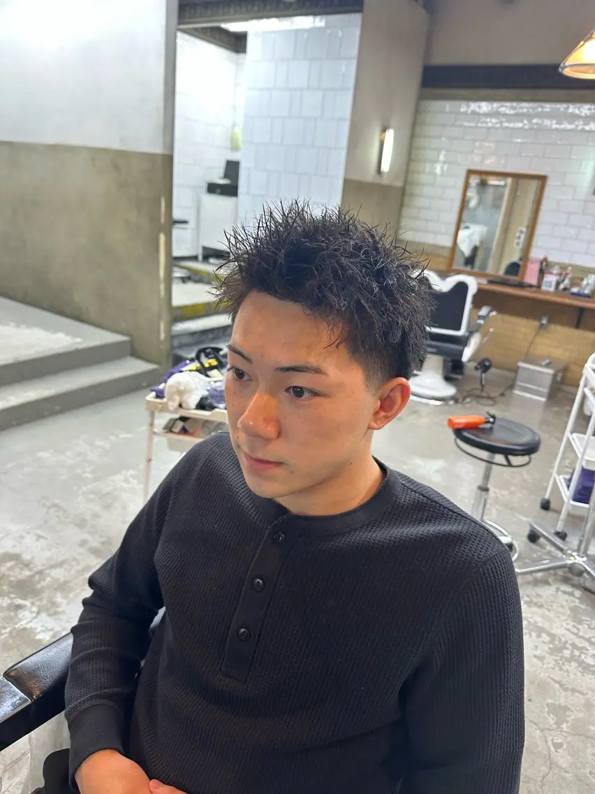 ショート メンズ フェードカット スパイキーショート ショートヘア カット モチヅキ タツキのヘアスタイル
