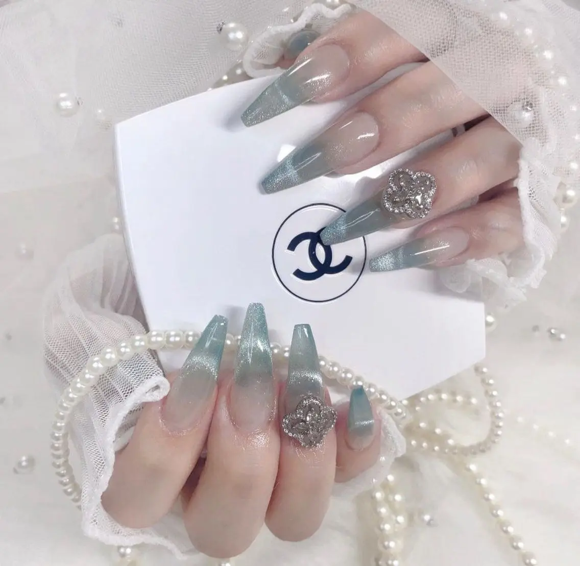 ネイル アートネイル クリアネイル 長さ出し フラッシュネイル グラデーション ハンドネイル kana nailのネイルデザイン