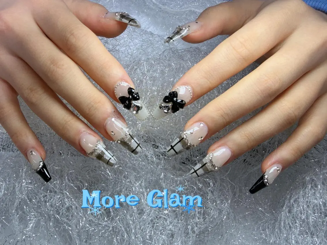 ネイル 長さ出し フットネイル フレンチネイル ジェルネイル ガラスフレンチ MoreGlam ネイルのネイルデザイン