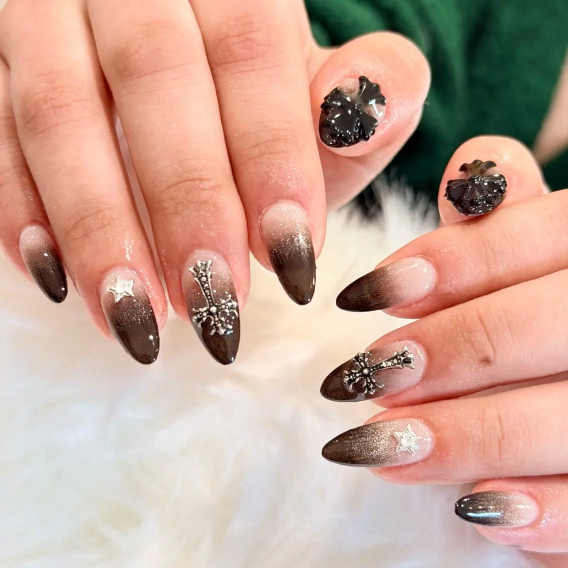 ネイル アートネイル オーロラネイル フレンチネイル ジェルネイル グラデーション ハンドネイル Luci Nail Shinokuboのネイルデザイン