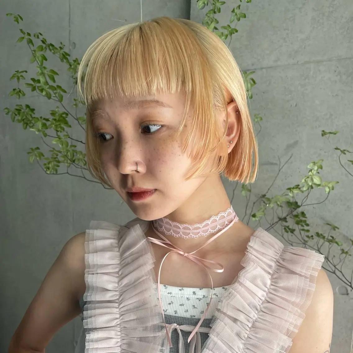 ショート カラー ブリーチ 抜きっぱなしブロンド ブロンド ケアブリーチ ユウナ🎀レイヤー/ 暖色カラーのヘアスタイル