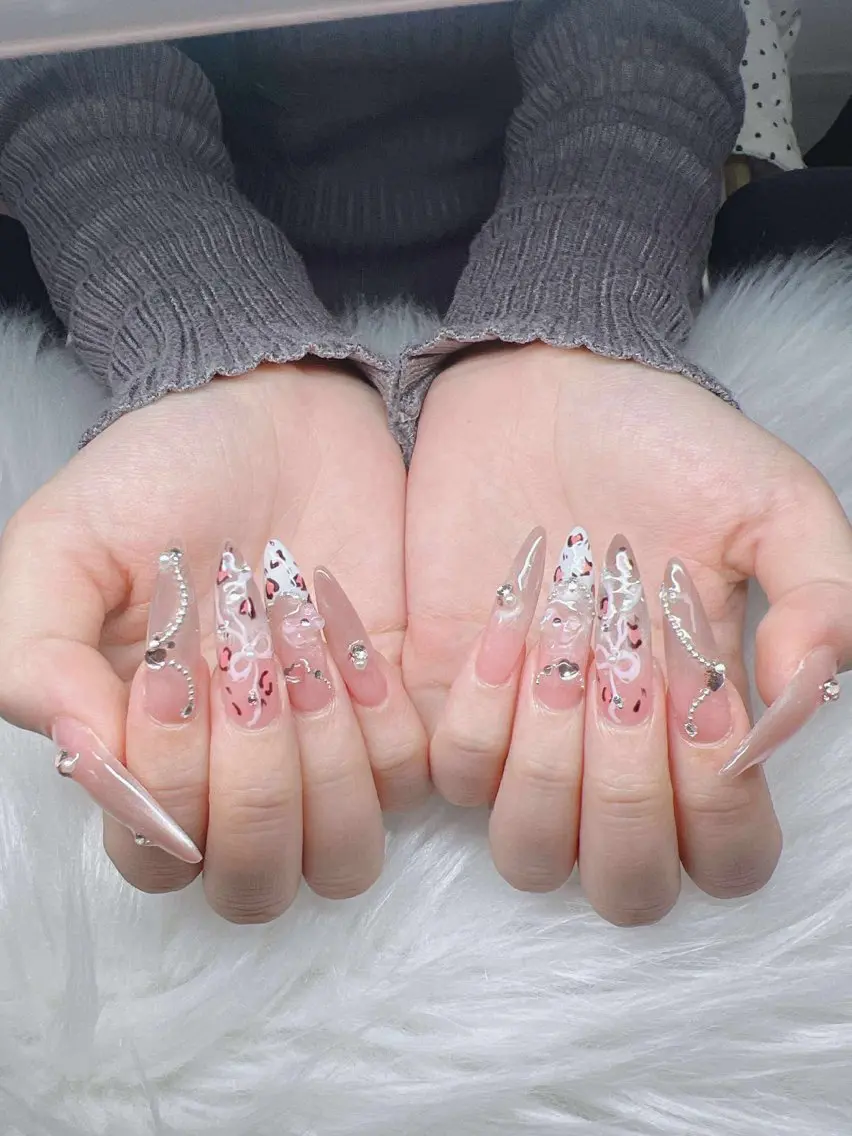 ネイル 長さ出し グラデーション 卒業式 キラキラネイル マグネットネイル ハンドネイル Lee Nailsのネイルデザイン