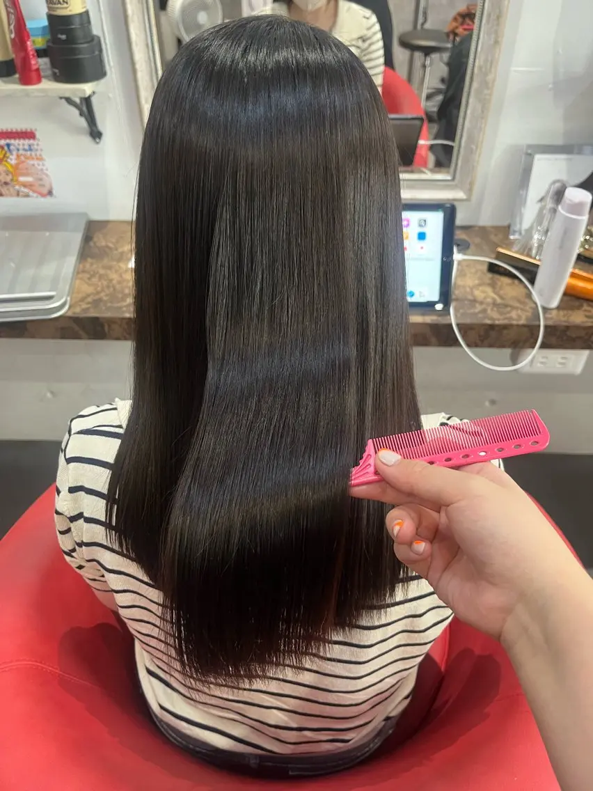 セミロング カット 縮毛矯正 駅チカ【ali'i】 アリイ花崎友美☘のヘアスタイル