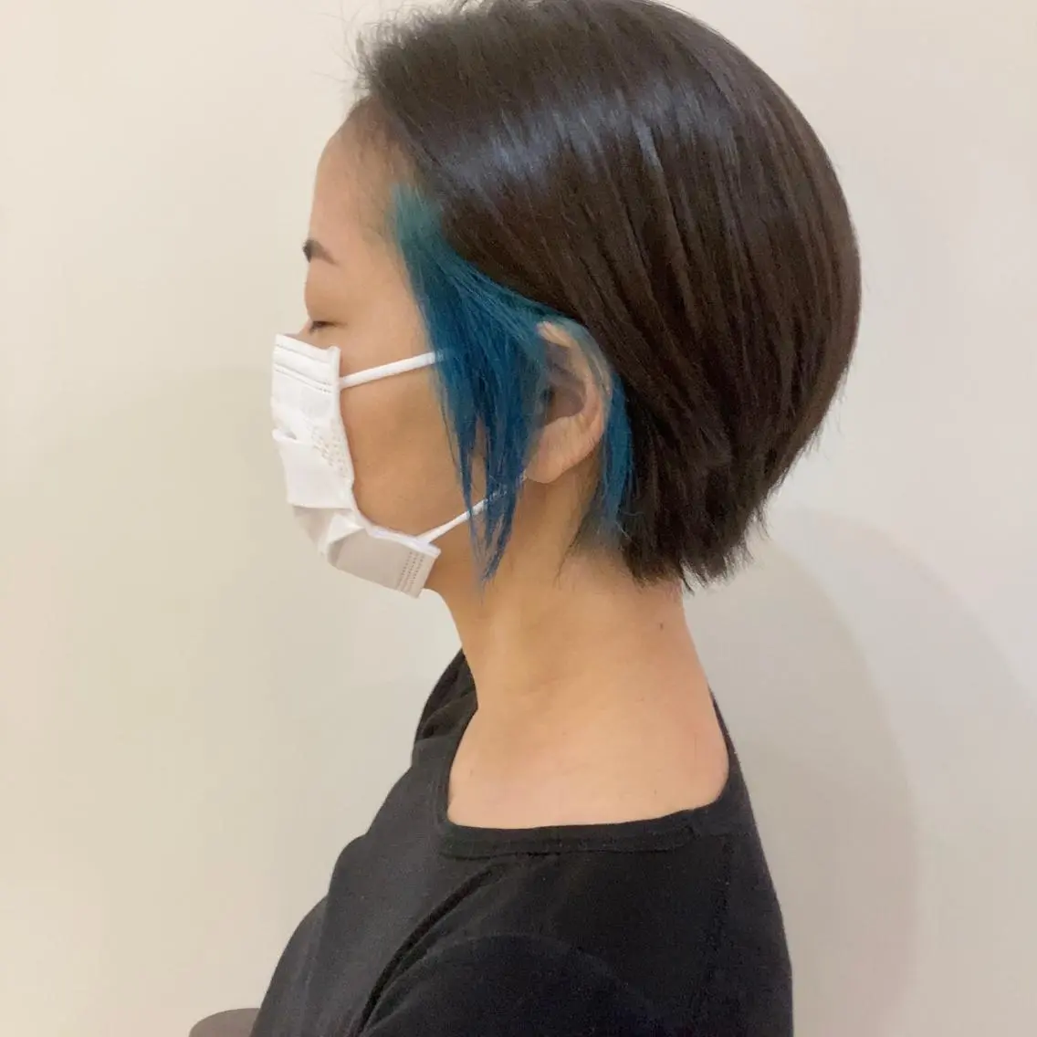 ショート カラー ブルーカラー 品田 真里のヘアスタイル
