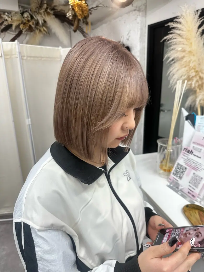 🦄ブリーチリタッチ+艶カラー+潤いトリートメント🦄の写真