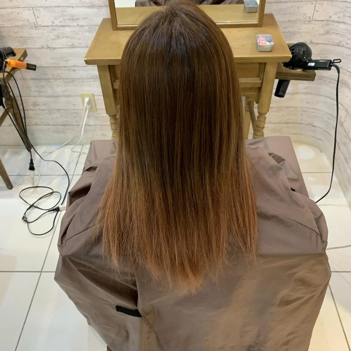 カラー グラデーションカラー 天野 利咲のヘアスタイル