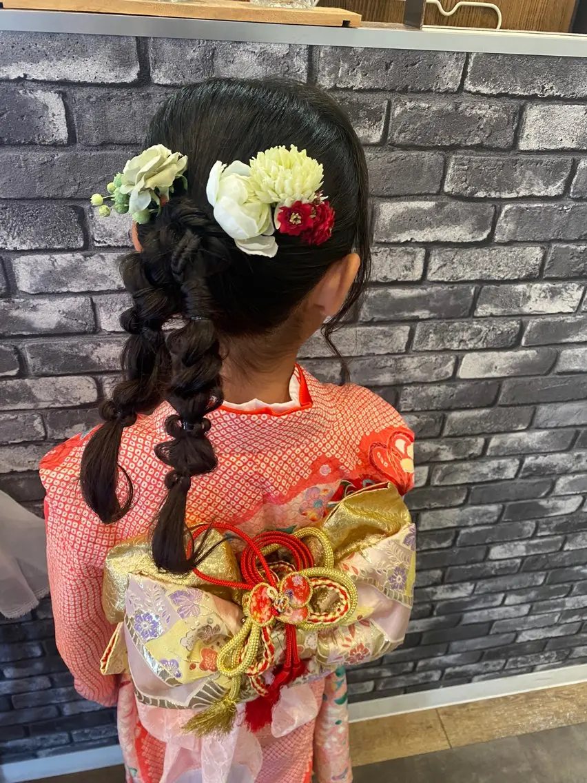 👩🏻七五三・女の子着物着付け＋ヘアセット（7歳女の子のお支度に♡）＋1,800円でメイク可能お祝いのプレゼント付き✨の写真