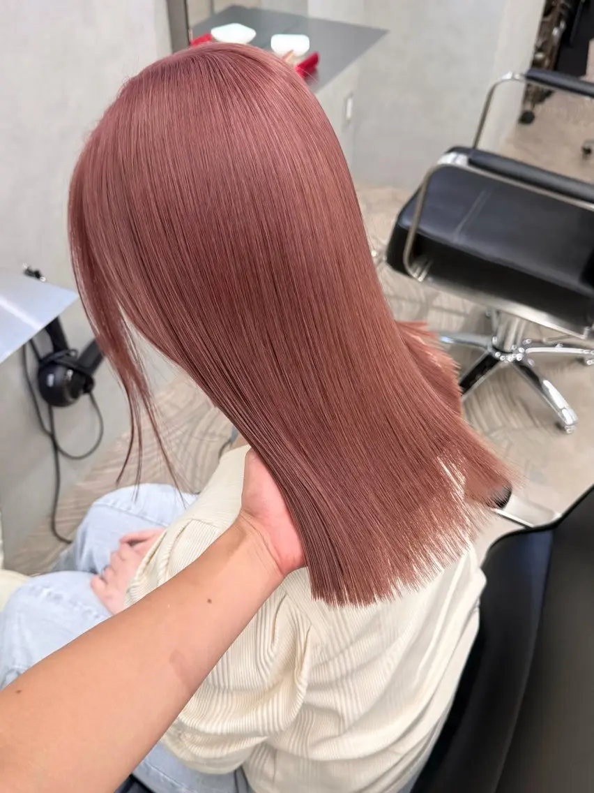セミロング カラー ベージュカラー ブリーチ ダブルカラー ハイトーンカラー ピンクカラー カット ヘアカラー トリートメント 💘心斎橋ダブルカラ ー💘minamiのヘアスタイル