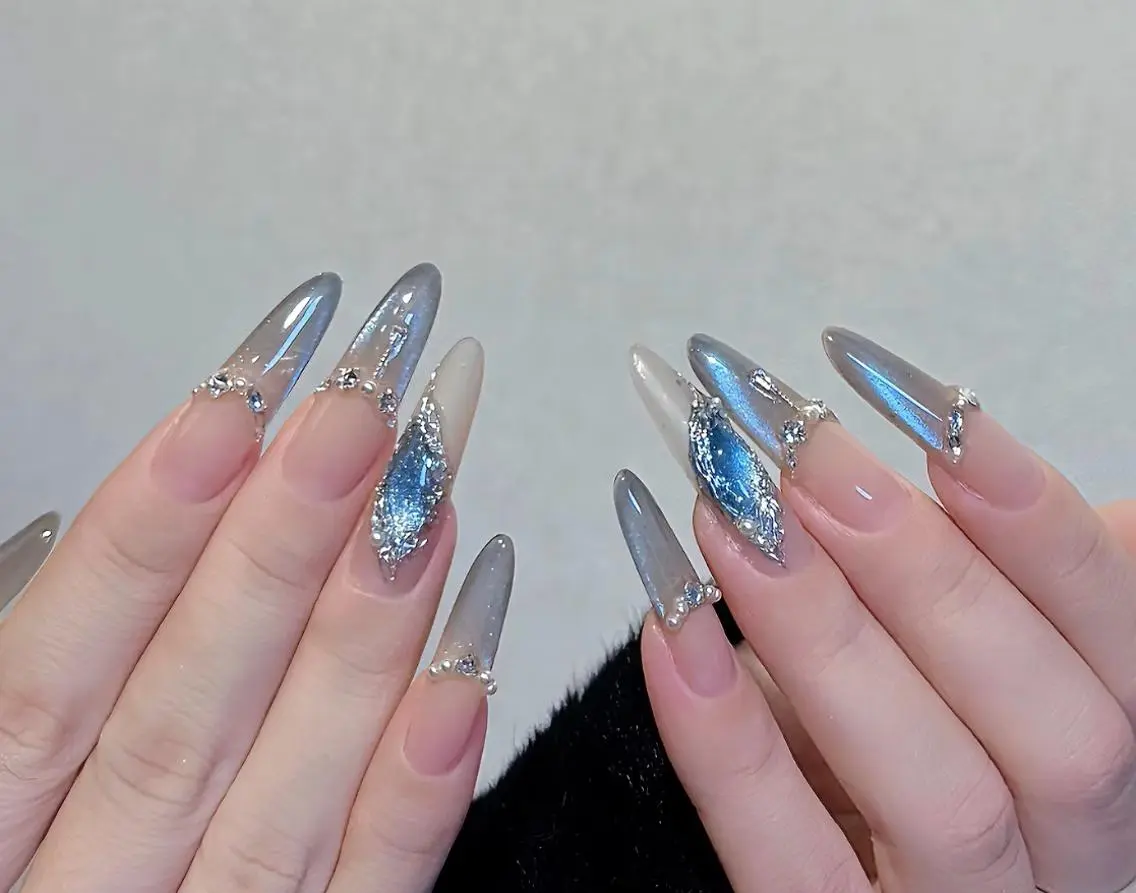 ネイル ハンドネイル 🎀 Ayaka_nailのネイルデザイン