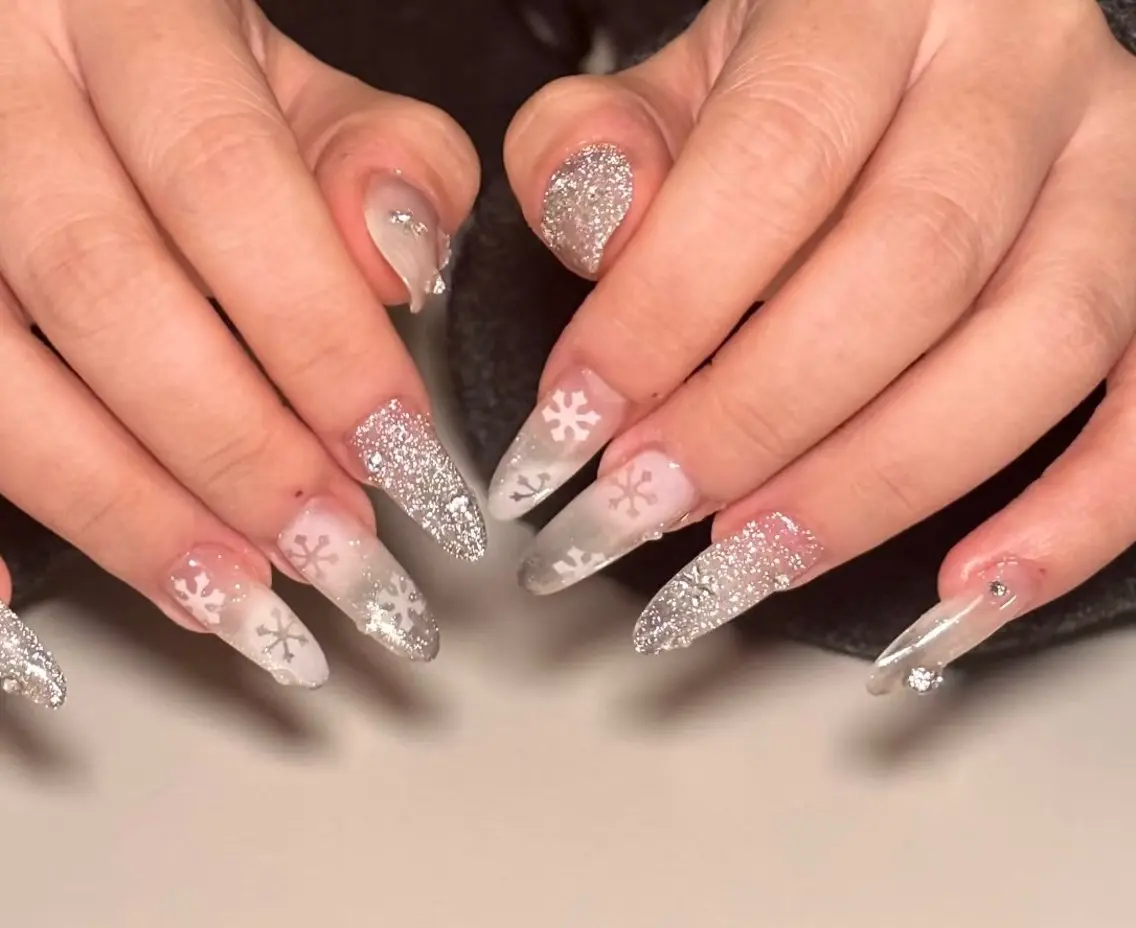 ネイル フレンチネイル ガーリー ガラスフレンチ 韓国ネイル ロングネイル ハンドネイル Venus nail チップ長さだし専門店のネイルデザイン