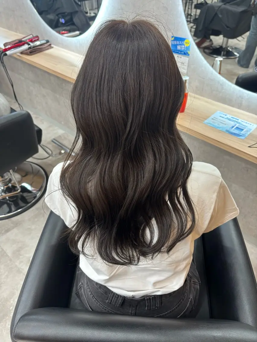 ロング カラー 長谷川 日南のヘアスタイル