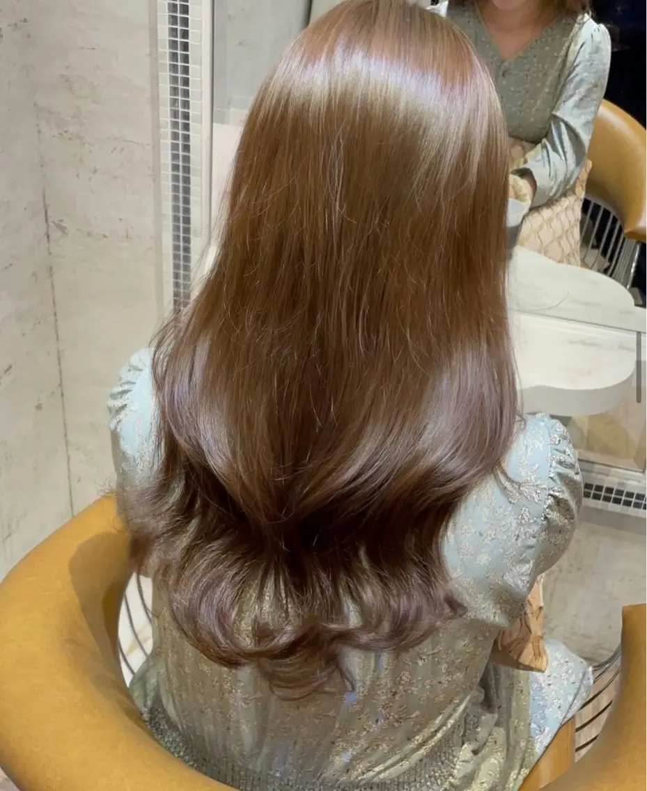 セミロング トリートメント コハク /縮毛矯正　艶カラーのヘアスタイル