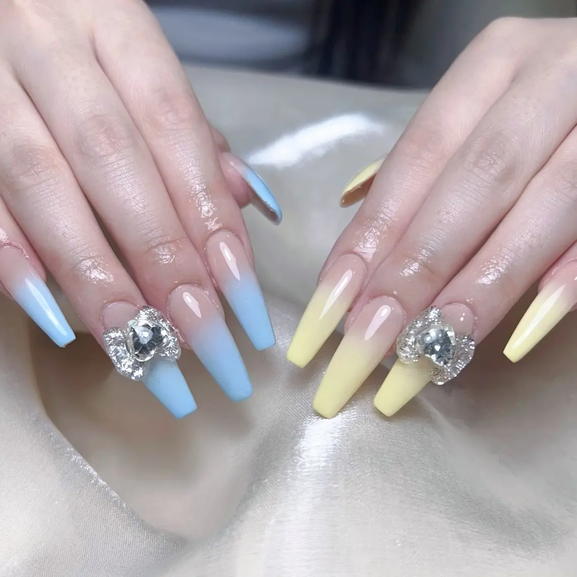 メンズ ネイル メンズ韓国風 アートネイル オーロラネイル ガーリー キラキラネイル ハンドネイル Nail salon 木にいるのネイルデザイン