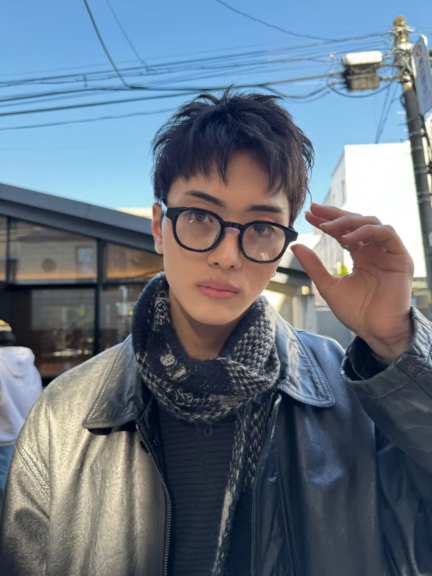 ショート メンズ メンズブリーチ メンズハイトーン スパイキーショート 刈り上げ メンズベリーショート 増井 歩夢のヘアスタイル