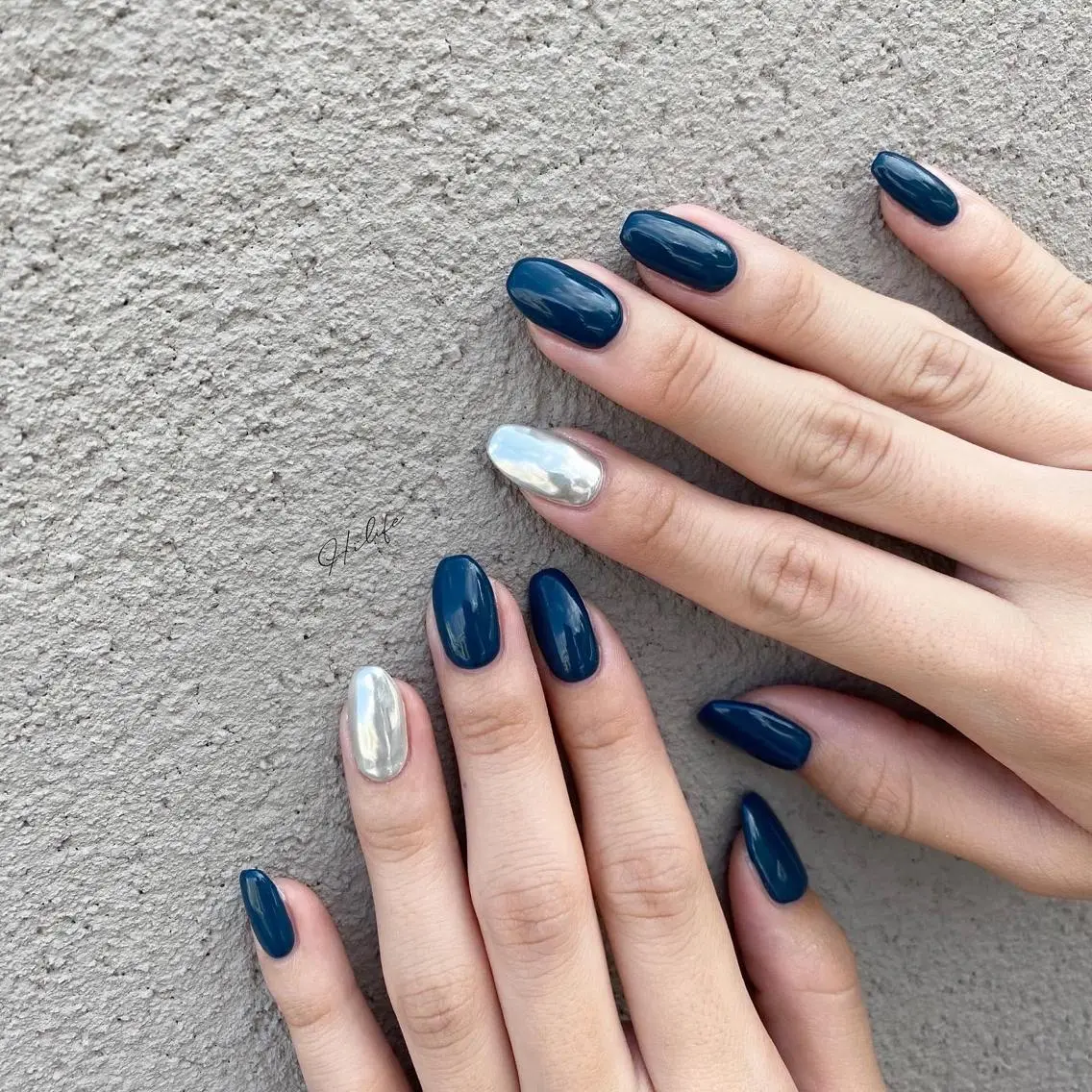 ネイル アートネイル ミラーネイル ワンカラーネイル シンプルネイル スクエアネイル ハンドネイル Nail Adore.のネイルデザイン