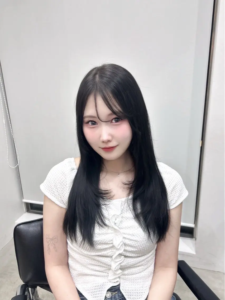 ロング カラー 透明感カラー 夏果⭐︎fifth 天神 海外風パーマのヘアスタイル