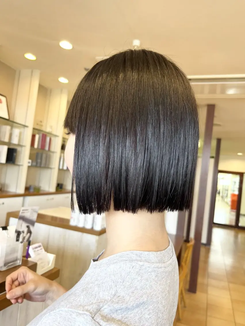 ショート ボブ ワイドバング カット 澤井 龍一のヘアスタイル