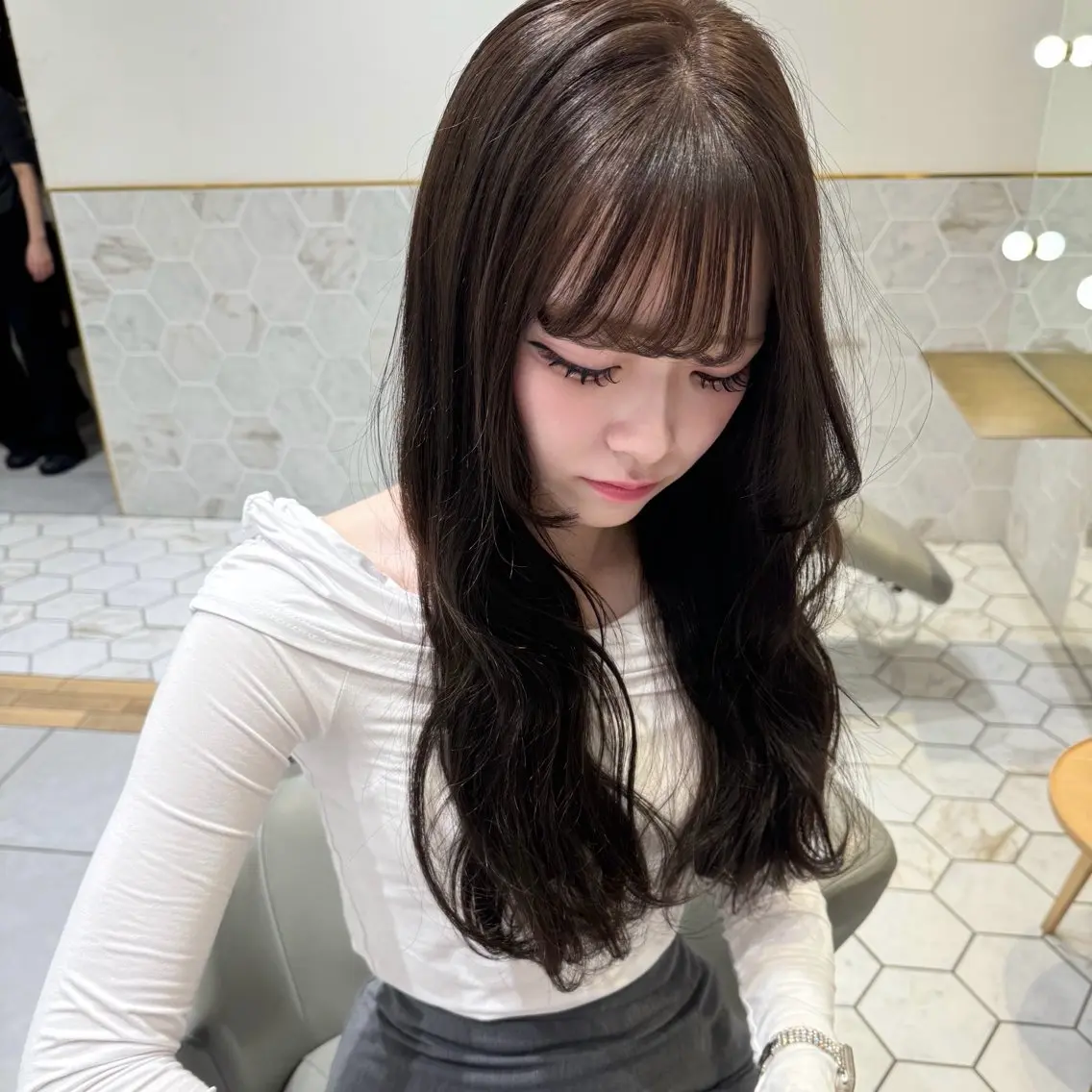 ロング カラー グレージュ costes 今井芽依のヘアスタイル