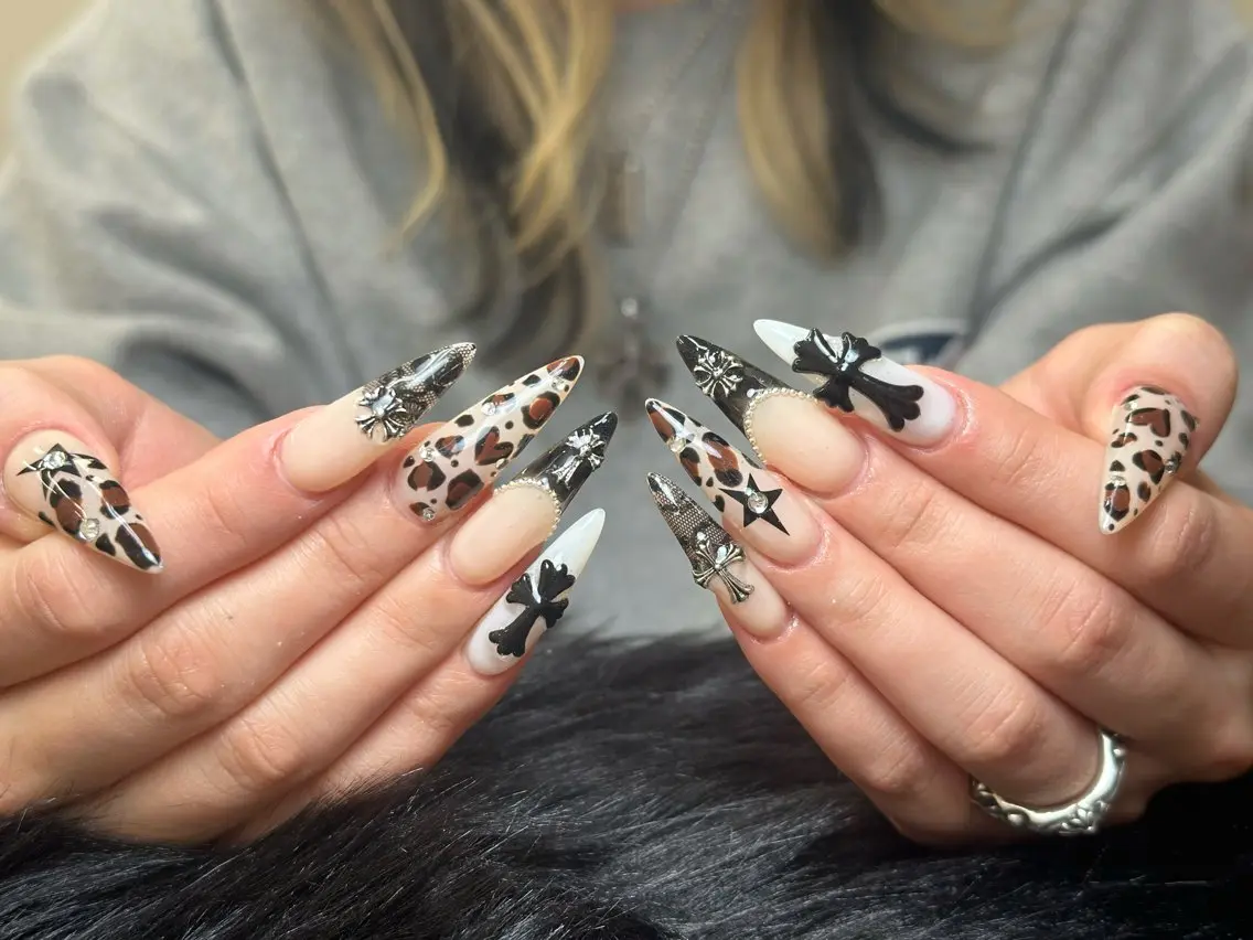 ネイル アートネイル ジェルネイル ニュアンスネイル シンプルネイル ネイルチップ NIE NAIL Luxeのネイルデザイン