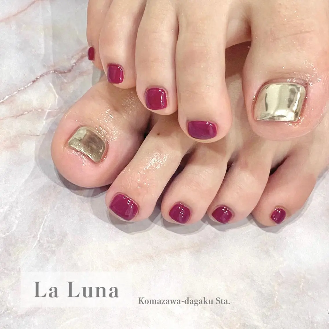 ネイル ミラーネイル ワンカラーネイル フットネイル ＬａＬｕｎａ🌙 Natsukiのネイルデザイン