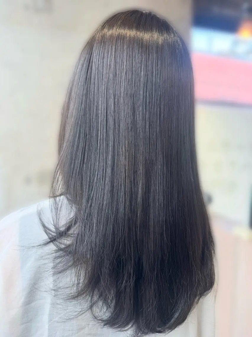 カラー グレージュ 髙瀬 麗央苗のヘアスタイル