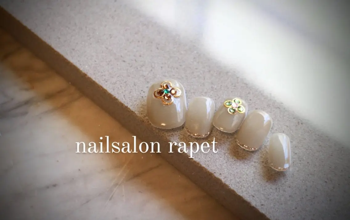 ミディアム ハンドネイル nailsalon  rapetのネイルデザイン