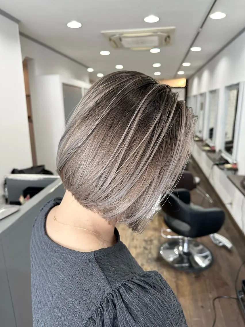 ショート レイヤーカット カット ヘアカラー トリートメント バレイヤージュ 隅中秀弥のヘアスタイル