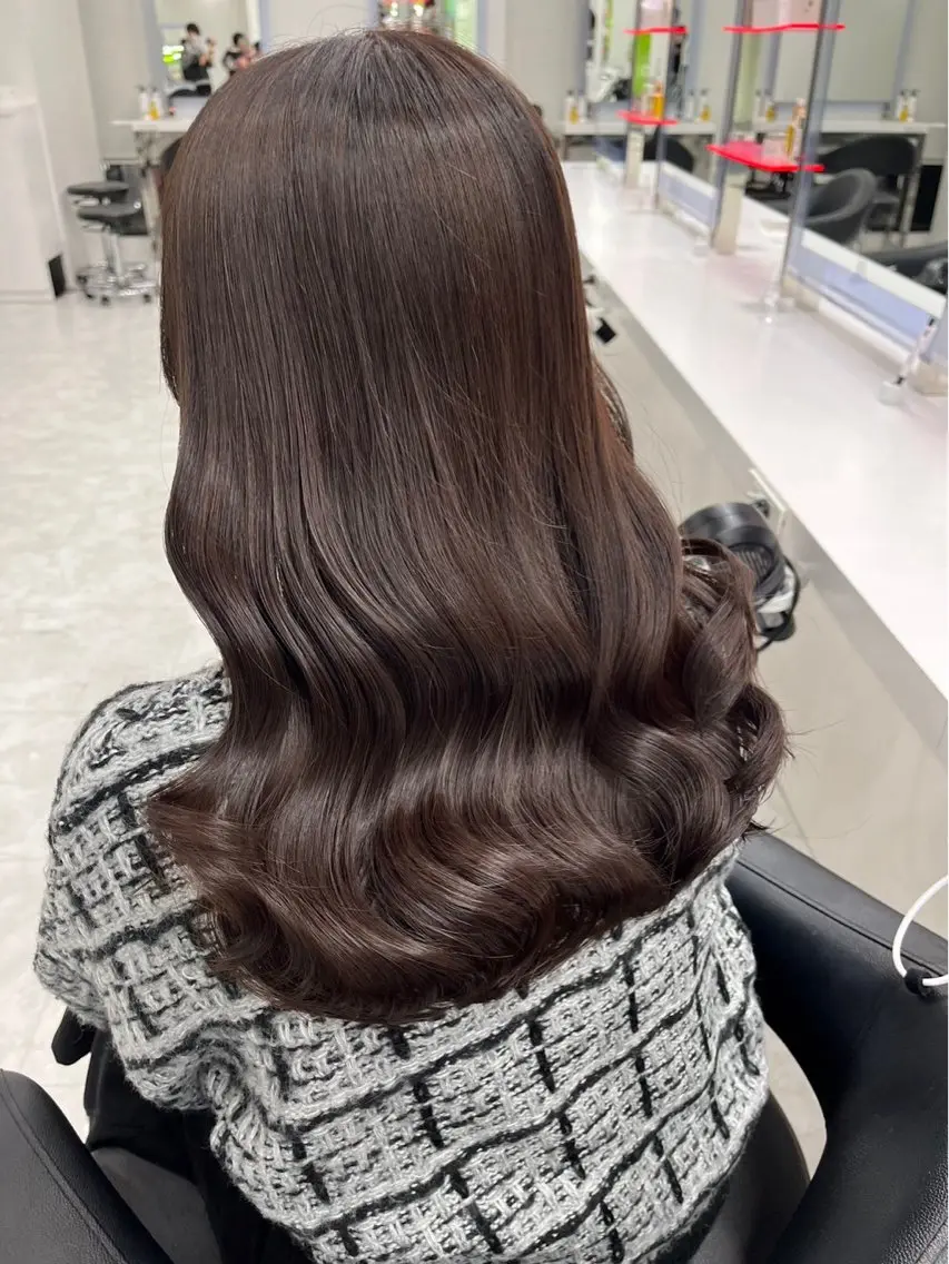 セミロング カラー ヘアアレンジ ヘアカラー 🎀RIN🎀 縮毛矯正×暗髪‎🤍のヘアスタイル
