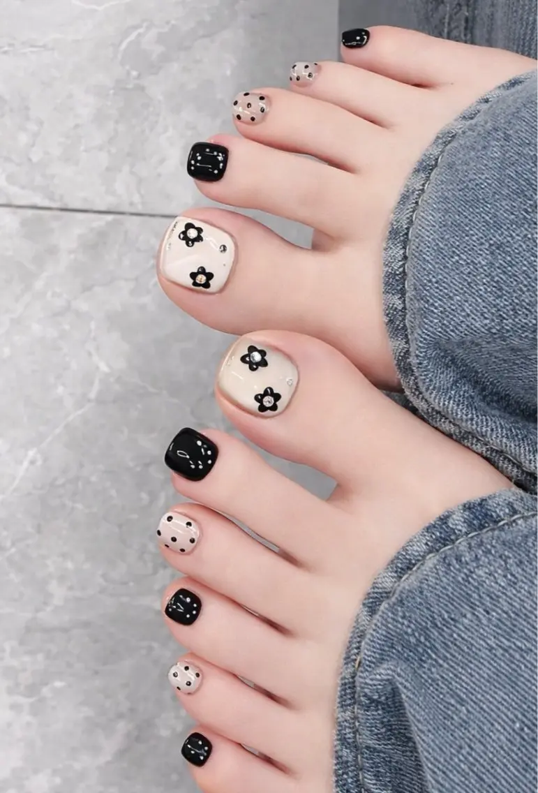 ネイル フットネイル 🎀Lilla💎 Nail Salonのネイルデザイン