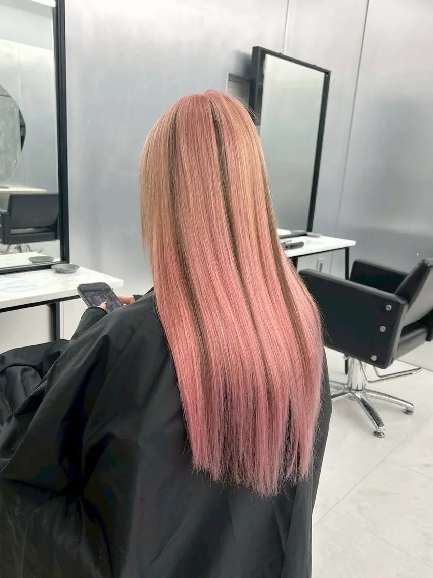 カラー 🦋ハイトーン×ア レンジ💫Leenaのヘアスタイル