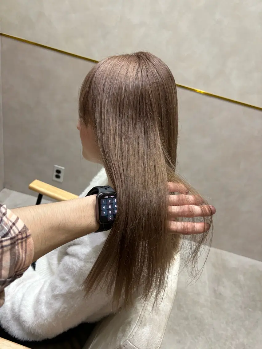 カラー ベージュカラー ブリーチ ミルクティーベージュ カット ヘアカラー トリートメント レイヤーカット/ 髪質改善/白石のヘアスタイル