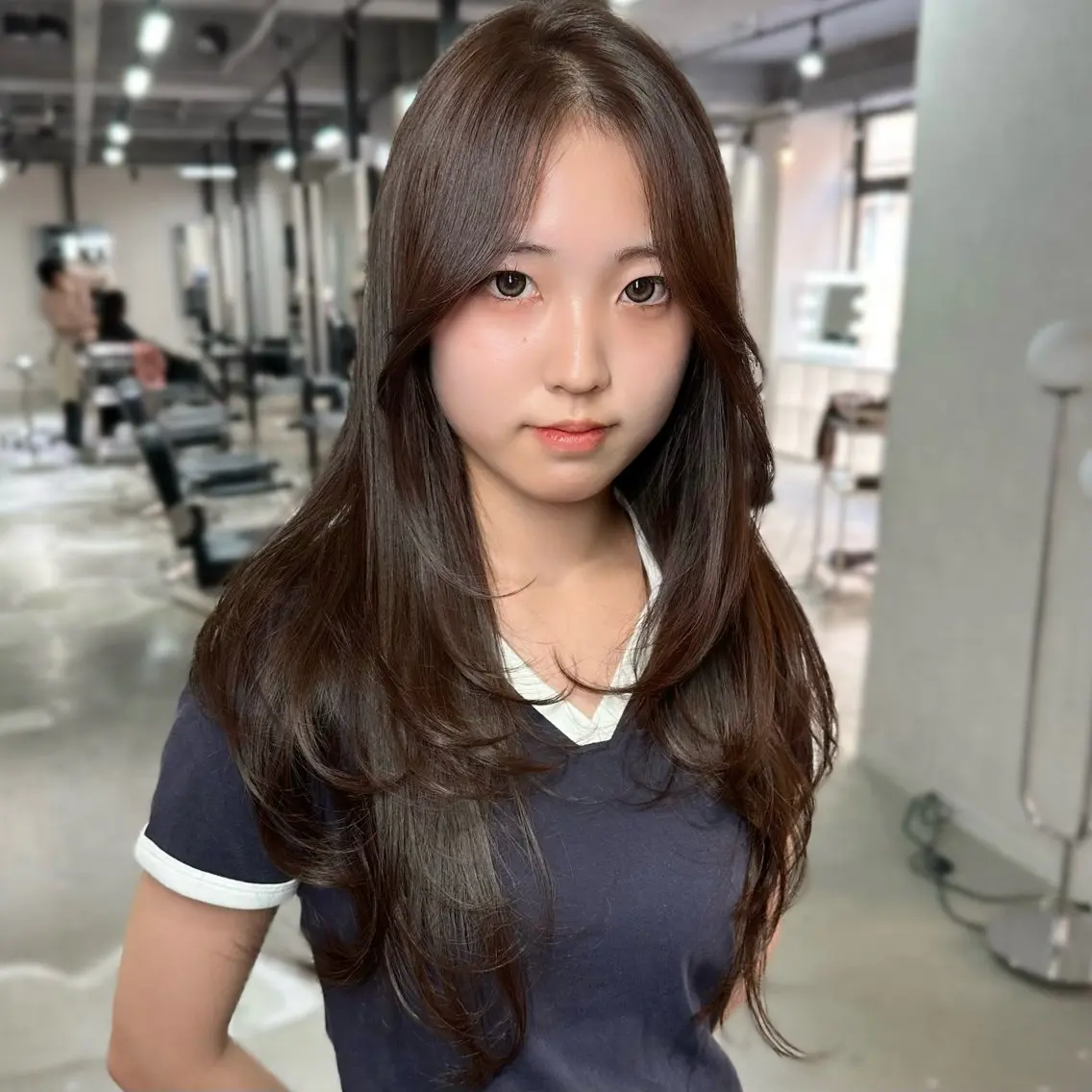ロング くびれヘア 顔まわりレイヤー 顔周りカット 韓国風ヘア くびれレイヤー カット ヘアカラー トリートメント 心斎橋 韓国レイヤ ー指名No.1renのヘアスタイル