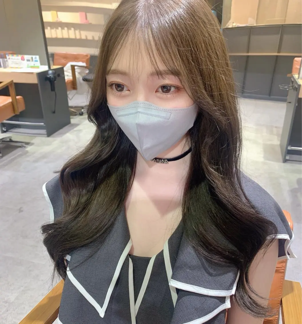 ロング カラー 平尾 樹里のヘアスタイル