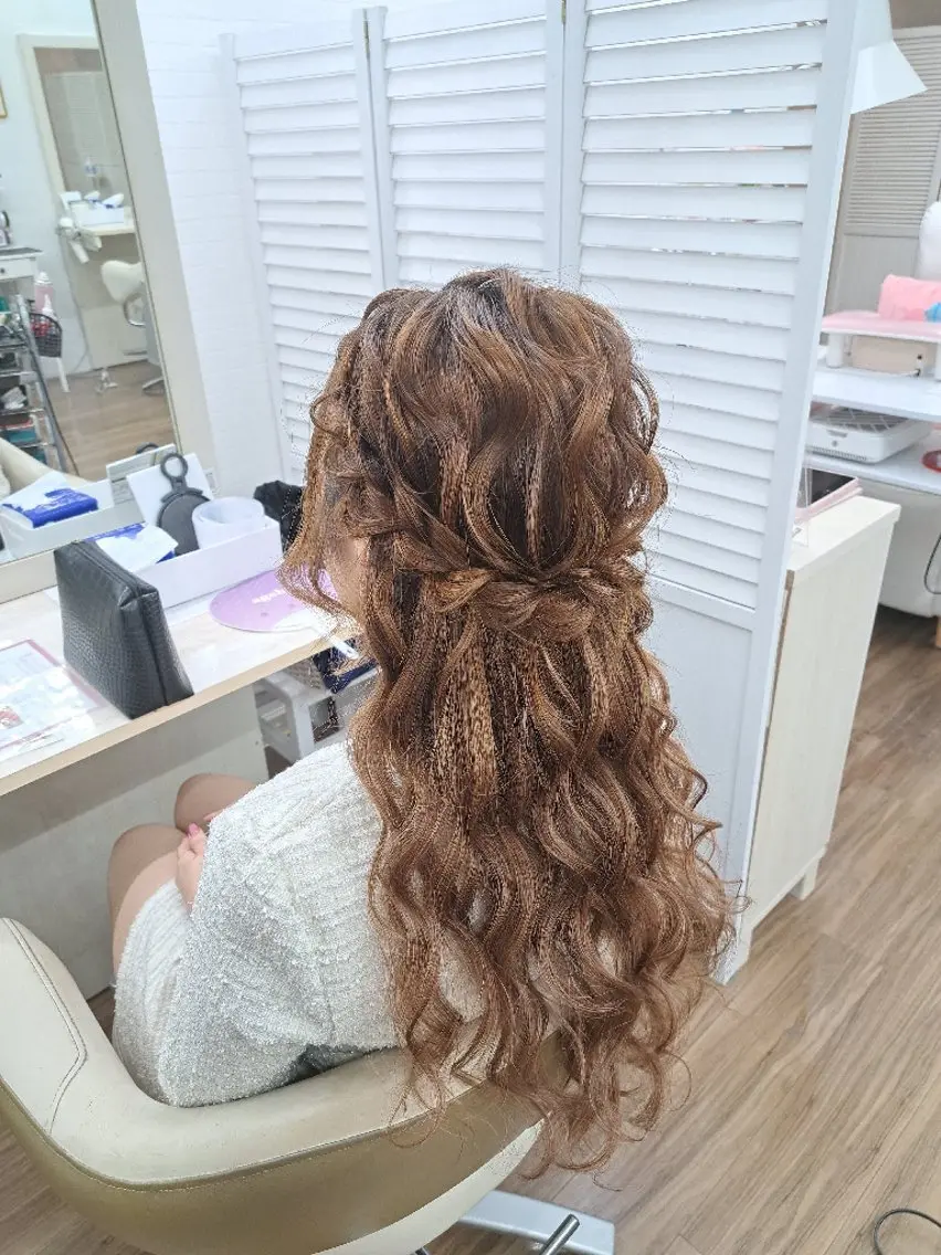 ロング ヘアアレンジ ハーフアップ ヘアセット カワイイの研究家💄 GLOSS/はるなのヘアスタイル